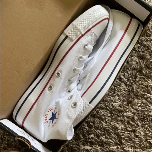 Converse - Picture 2 of 4